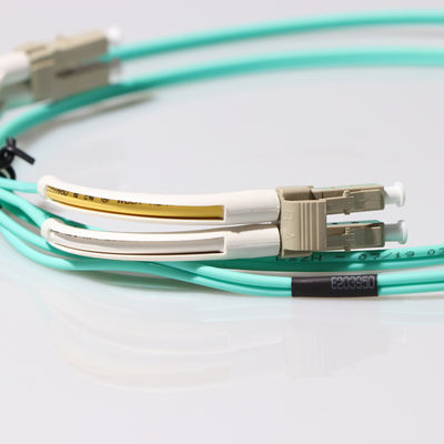 Kundengebundenes Faser-Verbindungskabel-Kabel 1m Sc LC mit 90 Grad-Winkel-Stiefel